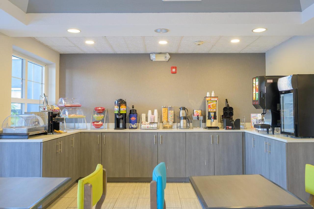Hawthorn Extended Stay By Wyndham Panama City Beach Upper Grand Lagoon Exteriör bild