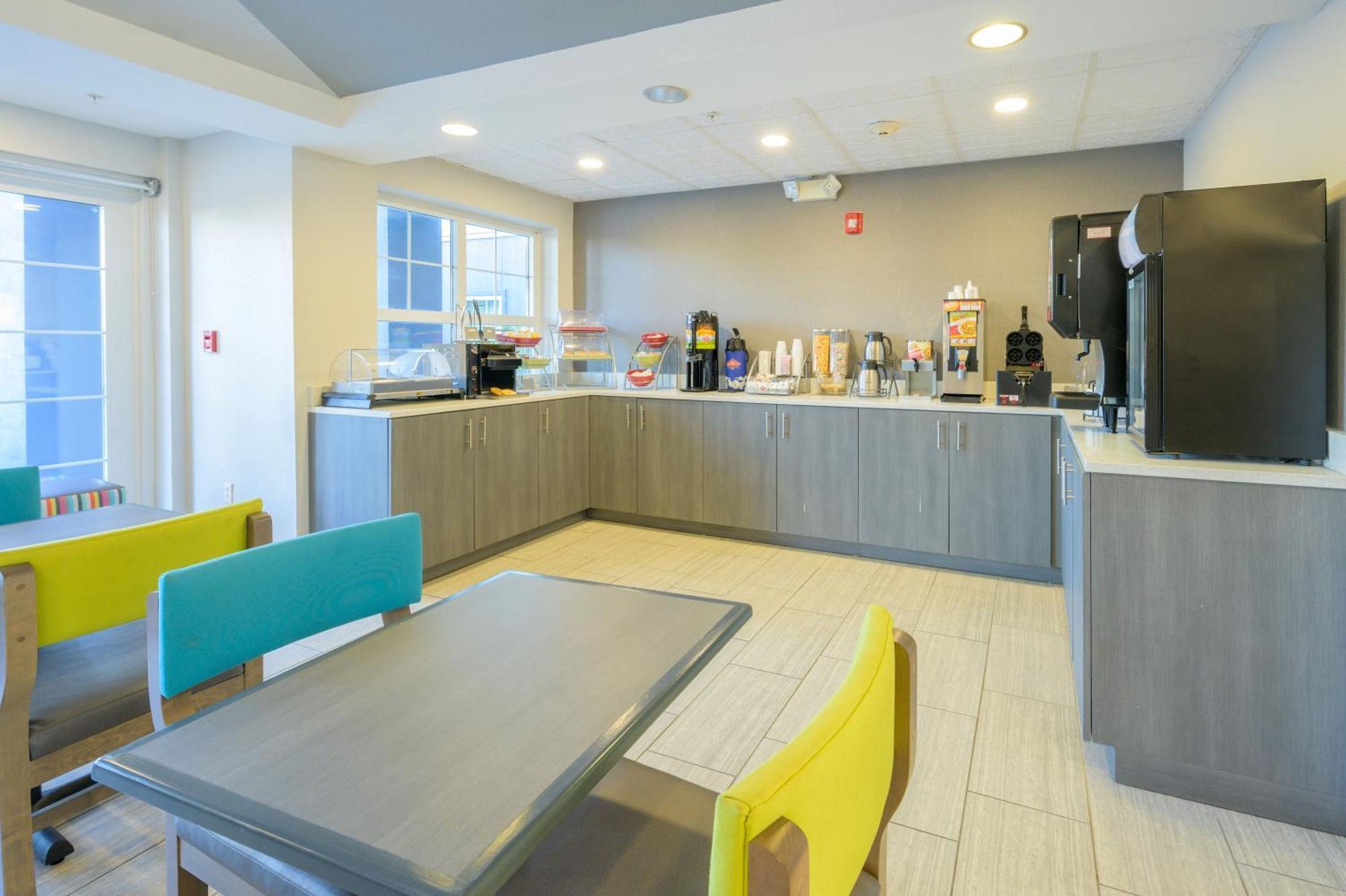 Hawthorn Extended Stay By Wyndham Panama City Beach Upper Grand Lagoon Exteriör bild